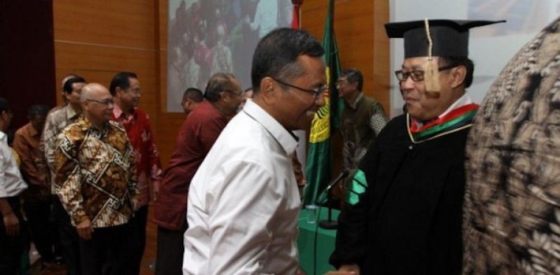 Dahlan Iskan (kemeja putih)/Net