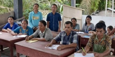 Suami Isteri Ini Bebaskan Warga Indragiri Riau Dari Buta Huruf