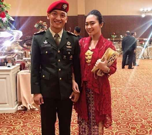 Lettu Inf Erizal Zuhry Sidabutar bersama calon istri Putri Kladia/Net