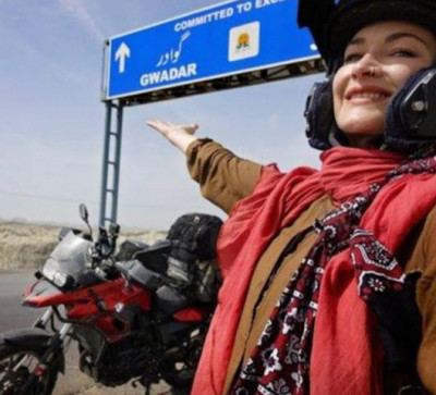 Perjalanan Biker Cantik Yang Jadi Mualaf Usai Travelling