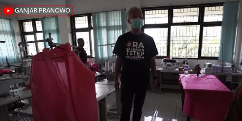 Ganjar Pranowo saat meninjau BLK Semarang yang memproduksi APD/YouTube