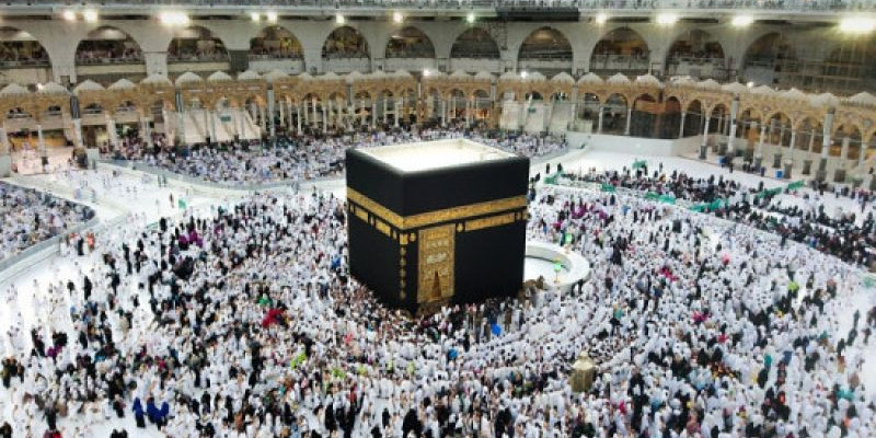 Ibadah tawaf di Masjidil Haram, penting untuk memerhatikan kesucian pakaian dari najis/Net