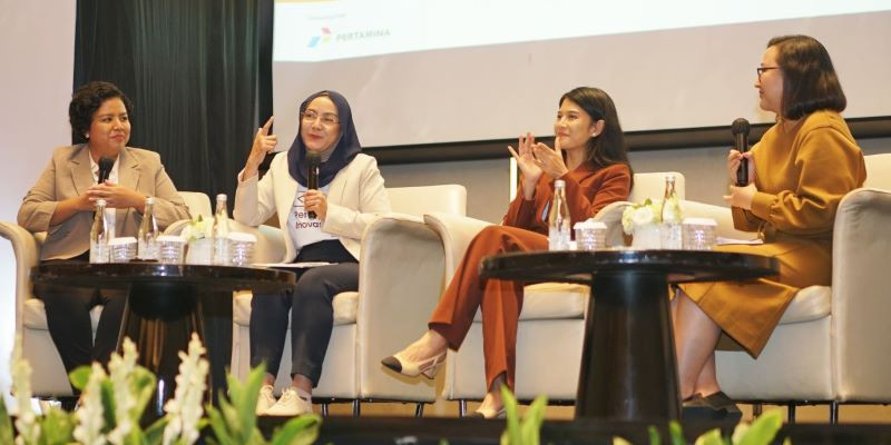 Sesi talkshow program Perempuan Inovasi 2024 bersama Amanda Nasution, Dr Ir Kiki Yulianti, MSc, dan Dian Sastrowardoyo/PI