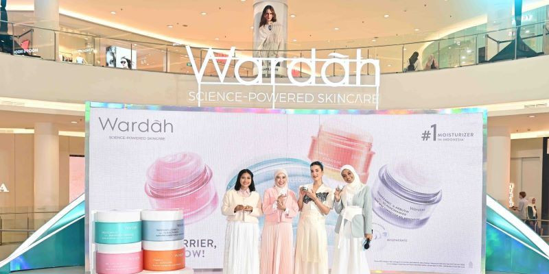 Wardah memperkenalkan gel moisturizer terbaru bersama beauty influencer Tasya Farasya/Wardah