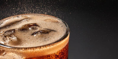 5 Bahaya Minuman Soda yang Mengintai Kesehatan Tubuh