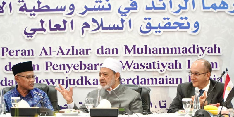 Dialog “Peran Al Azhar dan Muhammadiyah dalam Penyebaran Wasatiyah Islam dan Mewujudkan Perdamaian Dunia” bersama Grand Syekh Al Azhar. (Dok. PP Muhammadiyah)