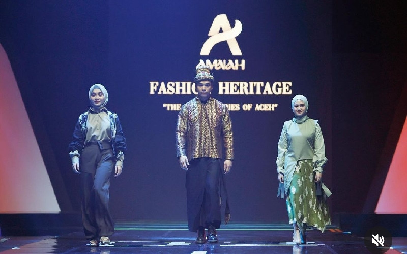 (Ki-Ka) Elina Joerg-Fadly Faisal-Tissa Biani dalam fashion show Amanah (10/8) di MUFFEST+ 2024. (Instagram/@fadlyfsl_)