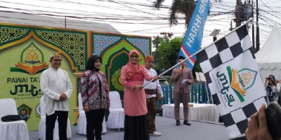 Pawai Taaruf Peserta MTQ Nasional 2024 di Samarinda Berlangsung Meriah