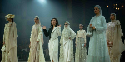 Suguhkan Koleksi Baru di Front Row Paris, TESTIMO by Sari Batubara Siap <i>Go International</i>