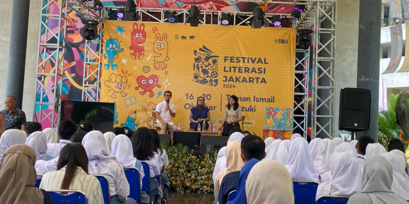 Suasana Bincang Literasi di Festival Literasi Jakarta 2024 (17/10) di Taman Ismail Marzuki. (FARAH/Maulin)