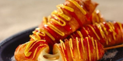 Corndog, Kuliner Jalanan yang Diminati Anak Muda