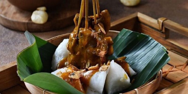 Sate Padang nan menggugah selera. (Pinterest@DonnaJosSia14101970)