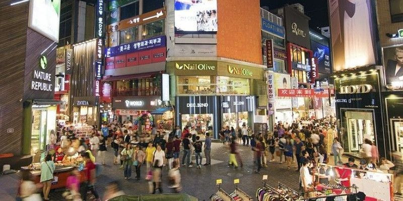 Myeongdong Market (Pinterest/@seoulkoreaasia)