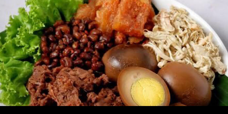 Gudeg dan rasa manis yang lezat. (Pinterest/lina ina)