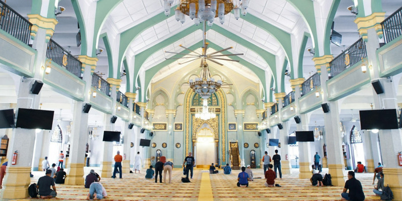 Ilustrasi suasana Masjid Sultan, Singapura. (Unsplash/SR)