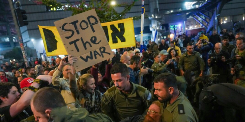 Demo di Tel Aviv menuntut gencatan senjata. (AP)