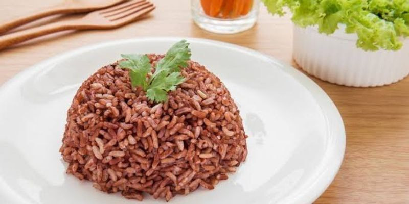 Nasi merah. (Shutterstock/amarita)